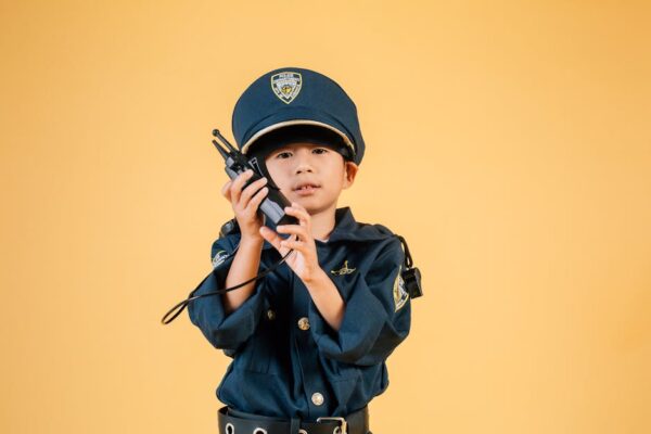 What strategies can you use to set realistic career goals?