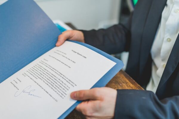 Mastering Contract Negotiation as a Freelancer