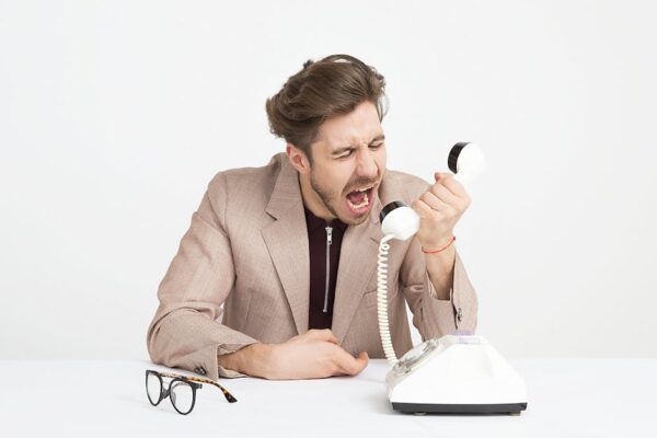 Strategies for De-escalating Customer Frustration Over Frequent Call Drops