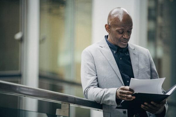 Expert Disputes: Ensuring Content Accuracy in the Middle of Conflicts