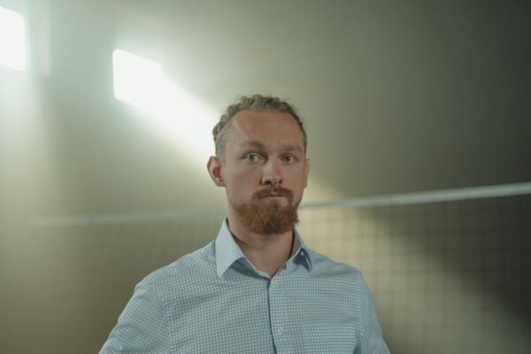 Boosting a Model’s Confidence in Posing: Effective Strategies for Support