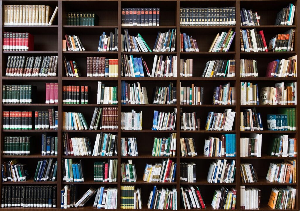 Balancing Academic Knowledge with Practical Application Balancing Academic Knowledge with Practical Application