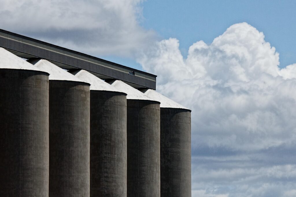 Overcoming Silos: Fostering Interdepartmental Relationships Overcoming Silos: Fostering Interdepartmental Relationships