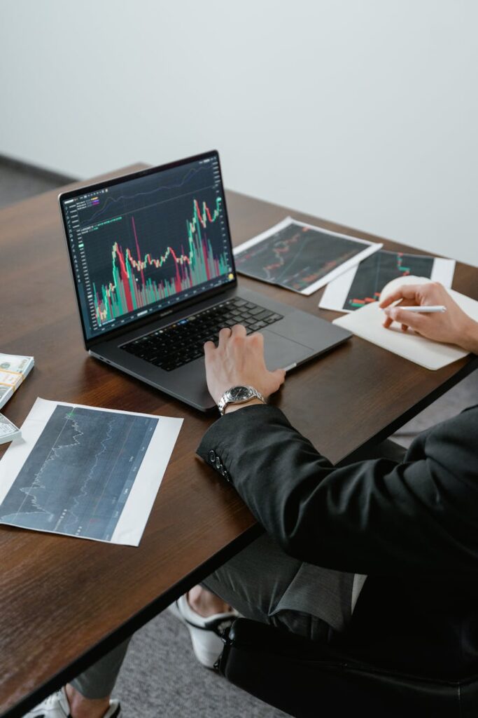 Navigating Market Trends and Economic Shifts Navigating Market Trends and Economic Shifts