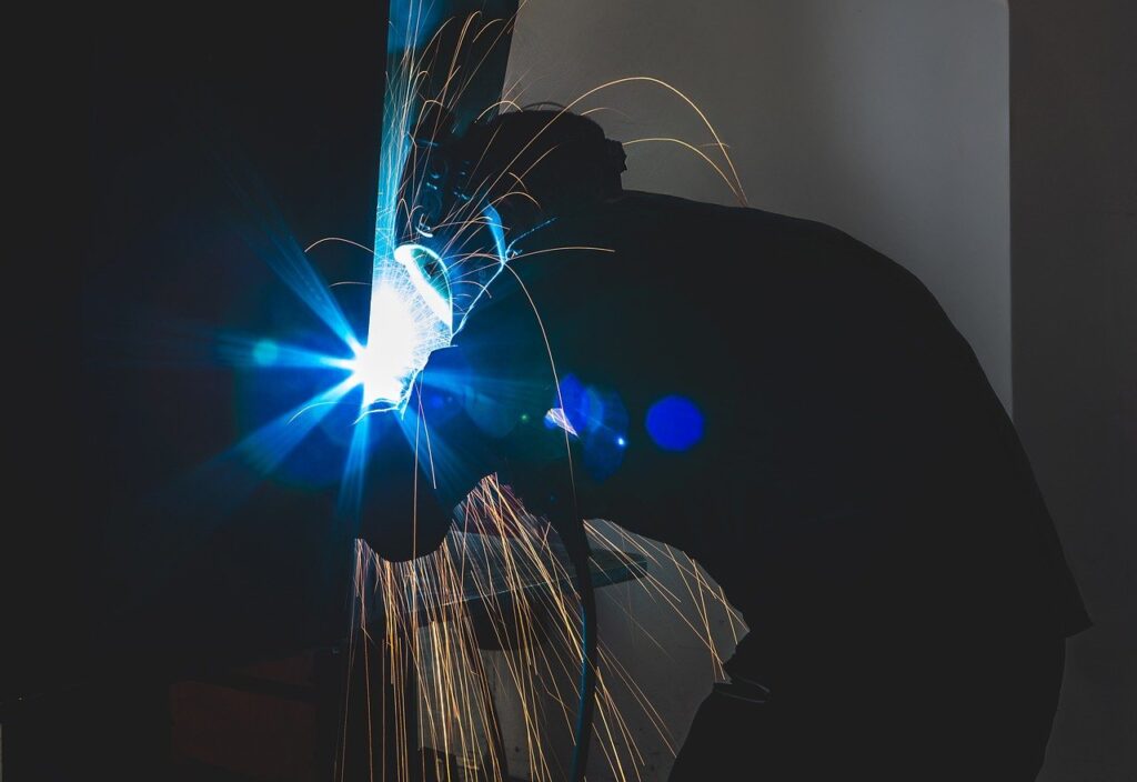 The Role of Employee Training in Maintaining Safety While Reducing Costs The Role of Employee Training in Maintaining Safety While Reducing Costs