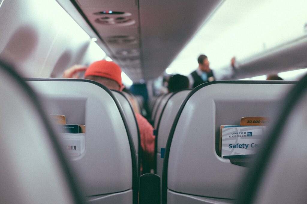 Creating a Positive Atmosphere: Tips for Passengers and Crew Creating a Positive Atmosphere: Tips for Passengers and Crew