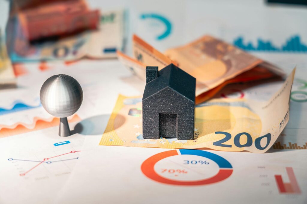 Analyzing Historical ROI Trends in Real Estate Analyzing Historical ROI Trends in Real Estate