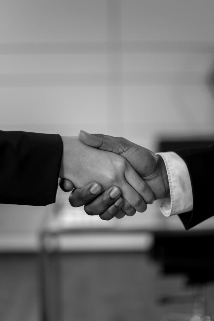 Networking Etiquette: Dos and Don'ts in the IT Field Networking Etiquette: Dos and Don'ts in the IT Field