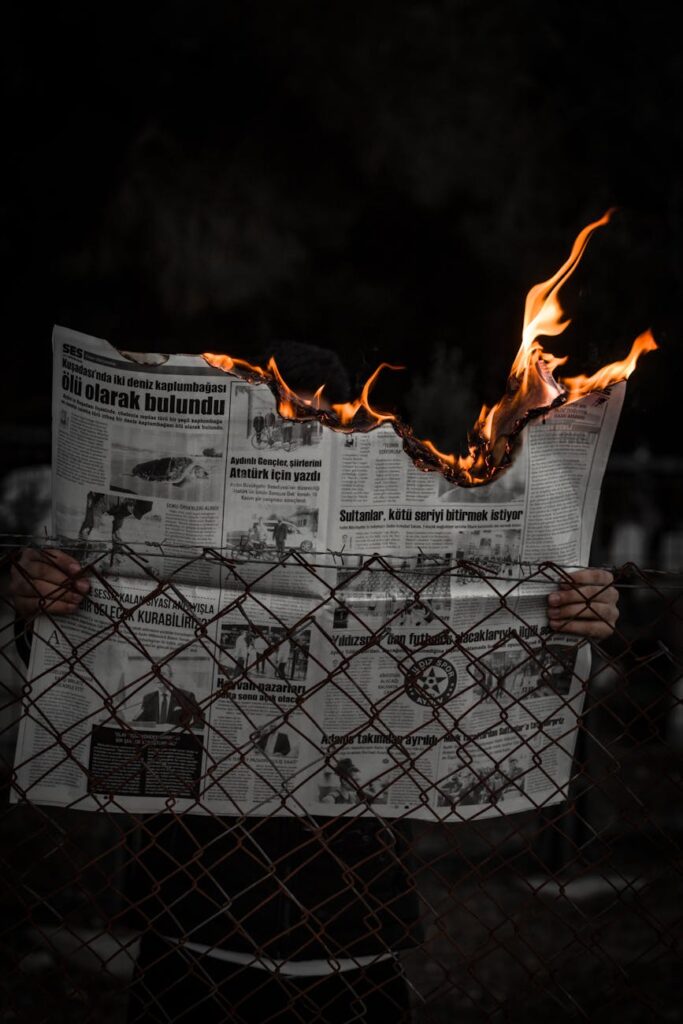 Measuring the Impact of Social Media in Crisis Situations