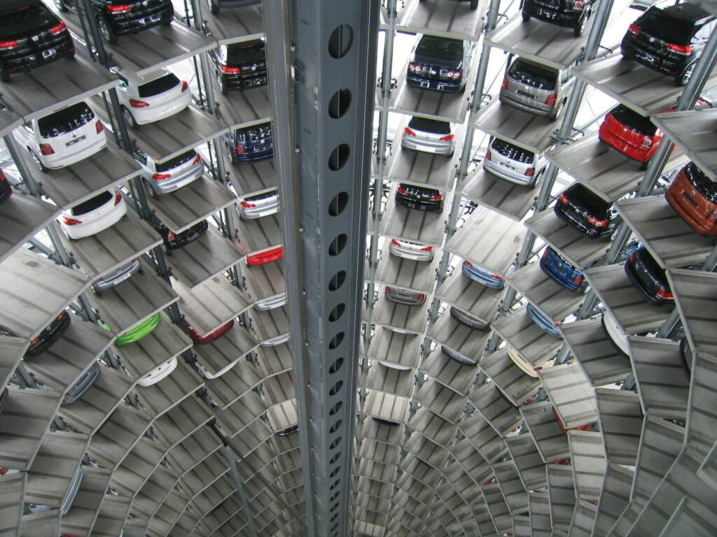 Utilizing Vertical Space for Storage Utilizing Vertical Space for Storage