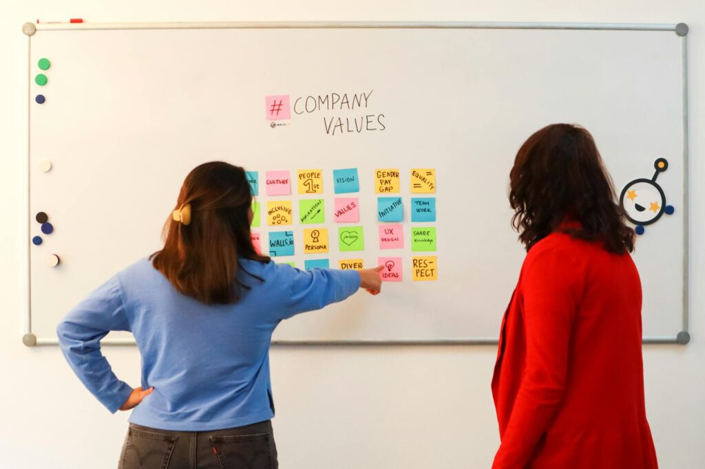 Strategies for Recognizing and Valuing Employee Contributions Strategies for Recognizing and Valuing Employee Contributions