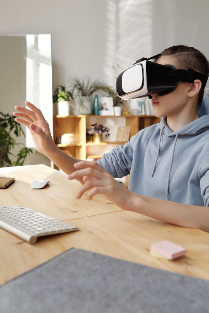 Challenges and Limitations of Using Virtual Reality in Education Challenges and Limitations of Using Virtual Reality in Education