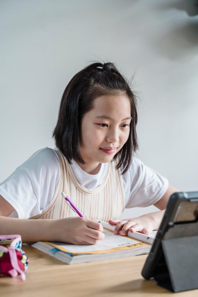 Case Studies: Successful Implementation of VR in Online Courses Case Studies: Successful Implementation of VR in Online Courses