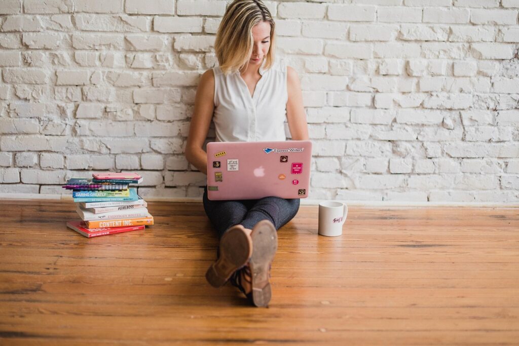 Crafting Personalized Content for Digital Buyers