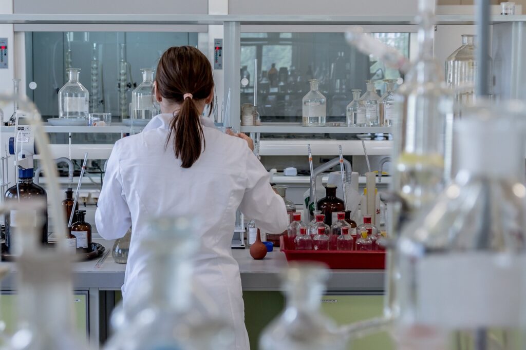 Hands-On Labs: Experimenting with Process Management Hands-On Labs: Experimenting with Process Management