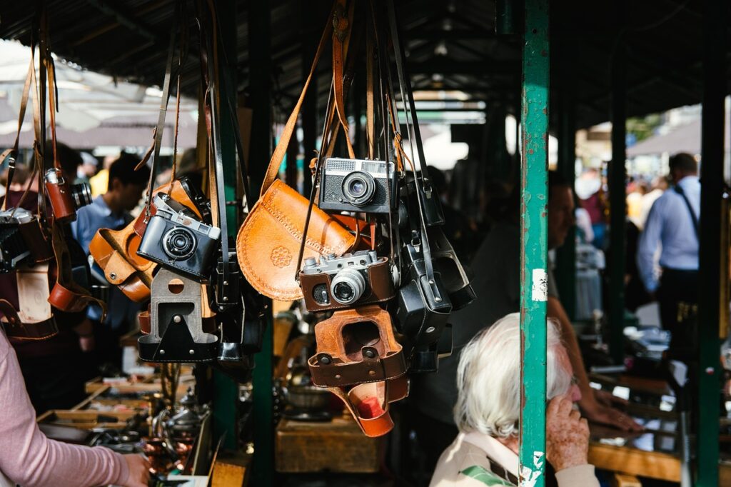 Negotiating with Vendors and Suppliers Negotiating with Vendors and Suppliers