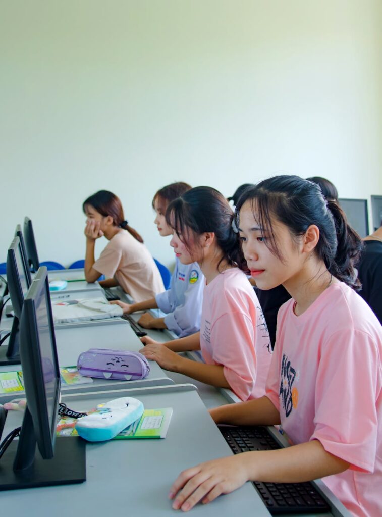 Case Studies: Successful Customized Training Approaches Case Studies: Successful Customized Training Approaches