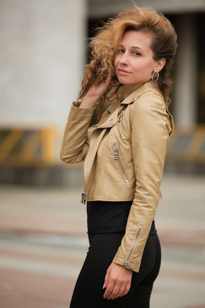 Incorporating Seasonal Fashion into Portrait Sessions