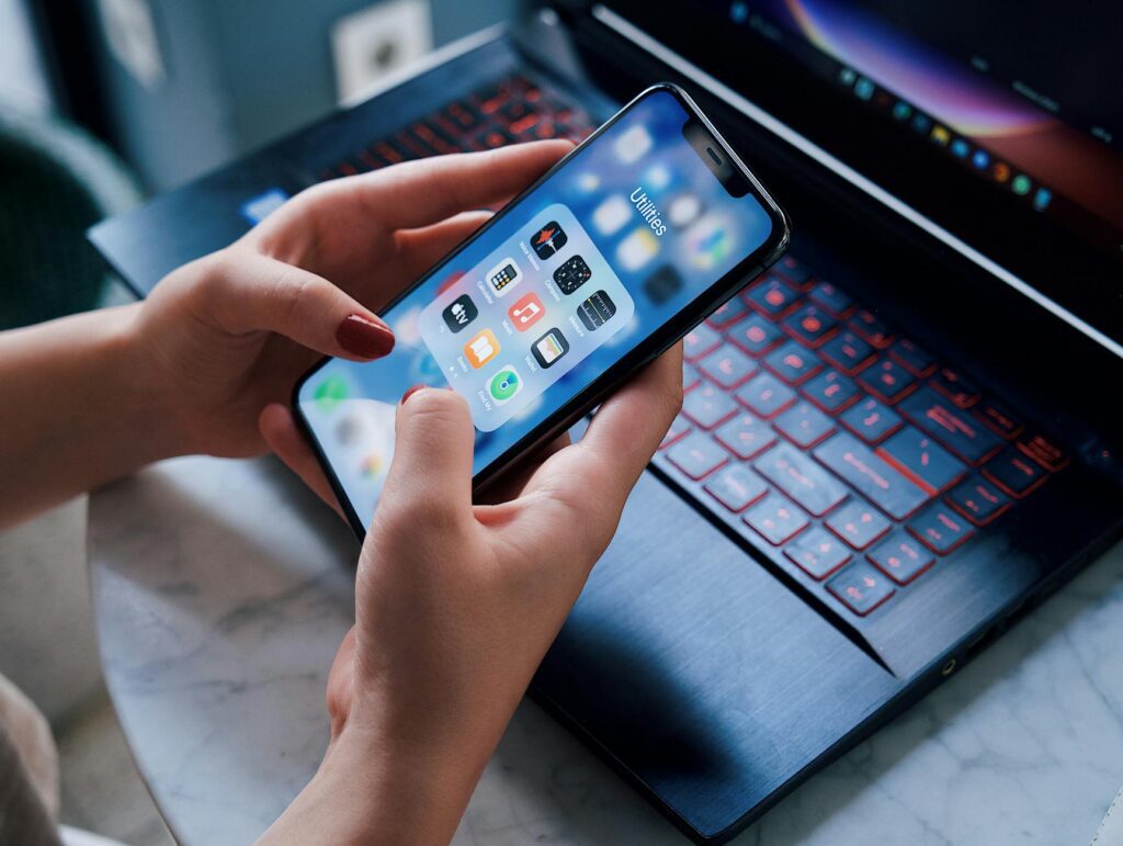 Utilizing Networking Tools and Apps Utilizing Networking Tools and Apps