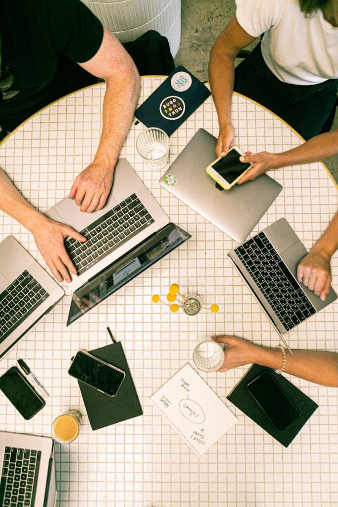 Emphasizing Collaboration and Teamwork in Tech Environments Emphasizing Collaboration and Teamwork in Tech Environments