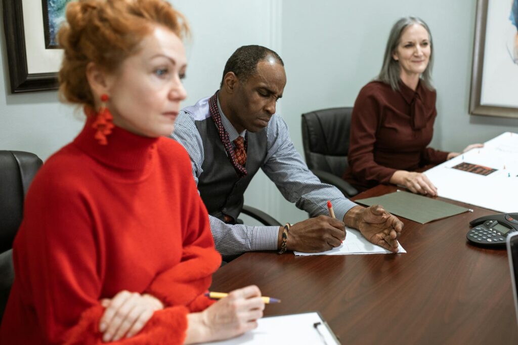 Facilitating Productive Discussions in HR Meetings Facilitating Productive Discussions in HR Meetings
