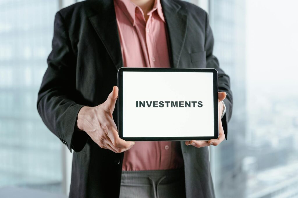 The Role of Data Analytics in Time-Critical Investments The Role of Data Analytics in Time-Critical Investments