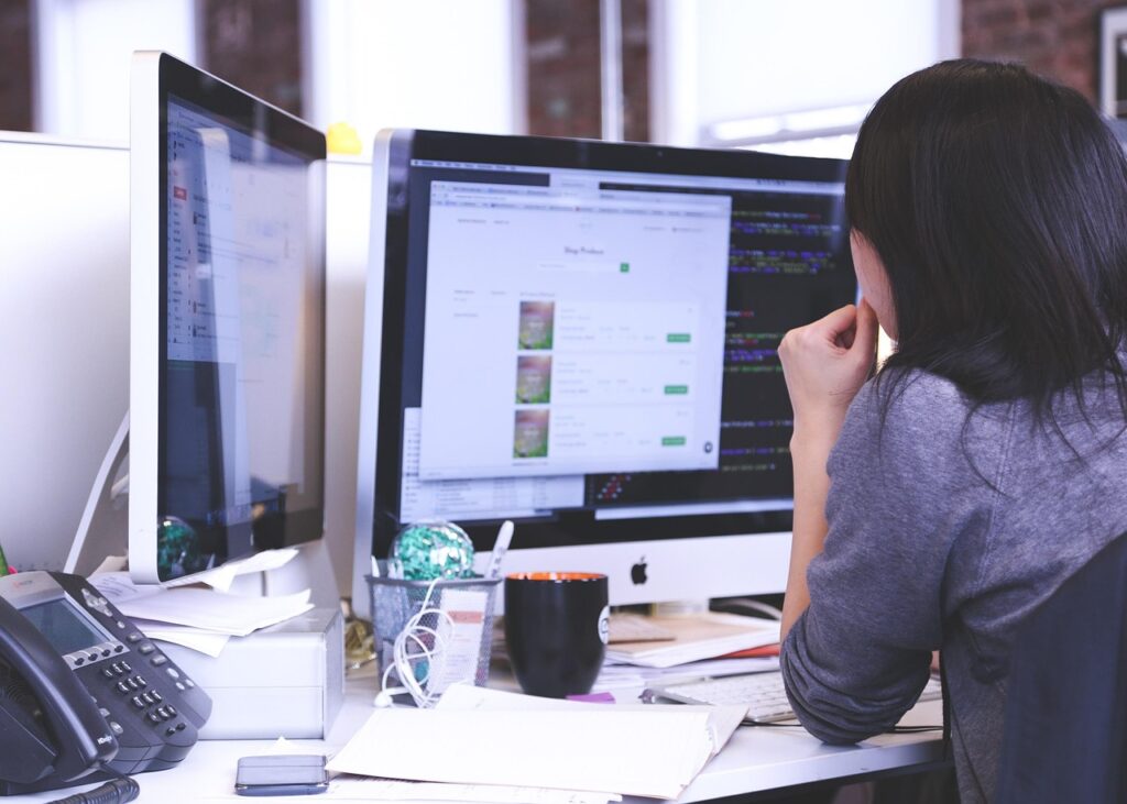 Utilizing Technology for Project Tracking Utilizing Technology for Project Tracking