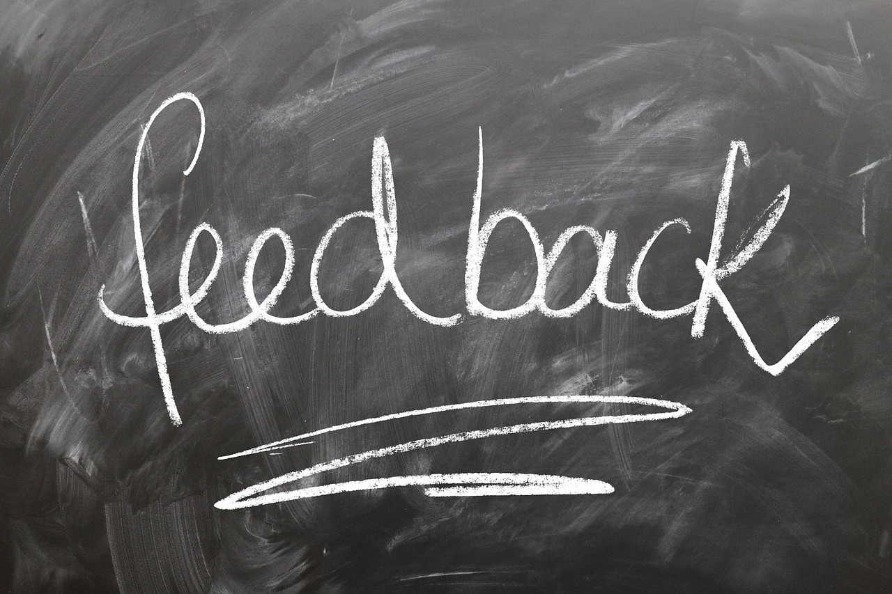 Evaluating Feedback Effectiveness in Online Learning Environments