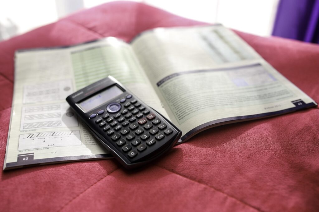 Case Studies: Successful Data Analysis in Risk Management Case Studies: Successful Data Analysis in Risk Management