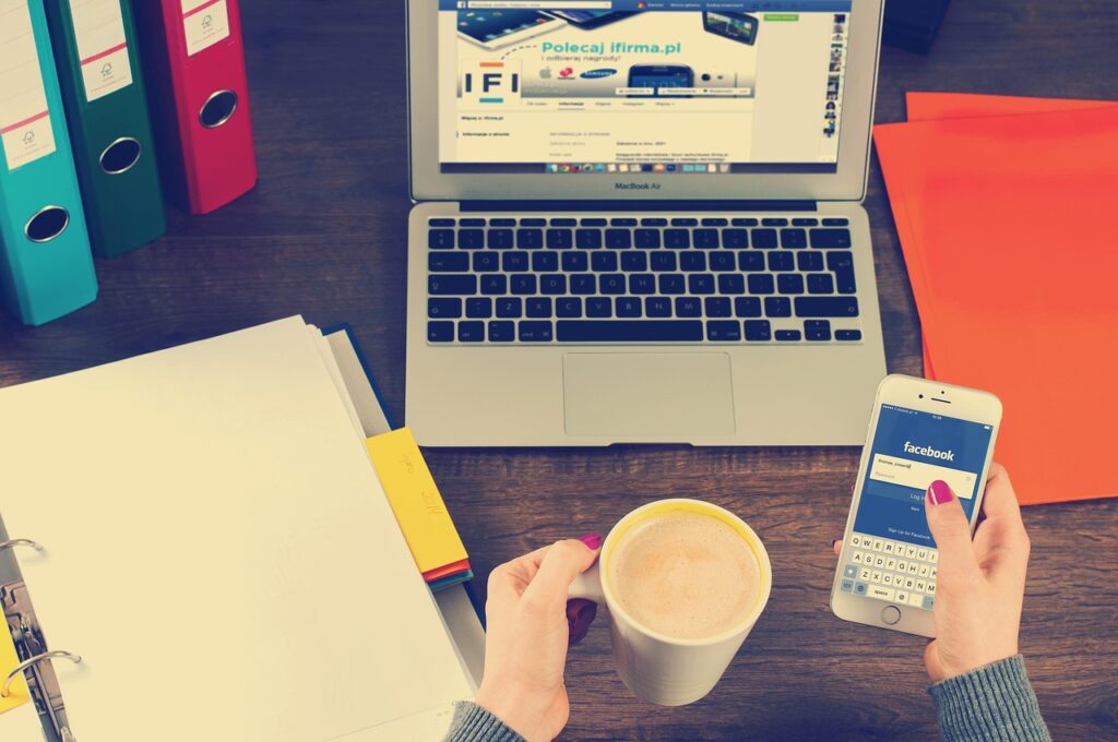 Leveraging Technology to Enhance Business Networking Leveraging Technology to Enhance Business Networking
