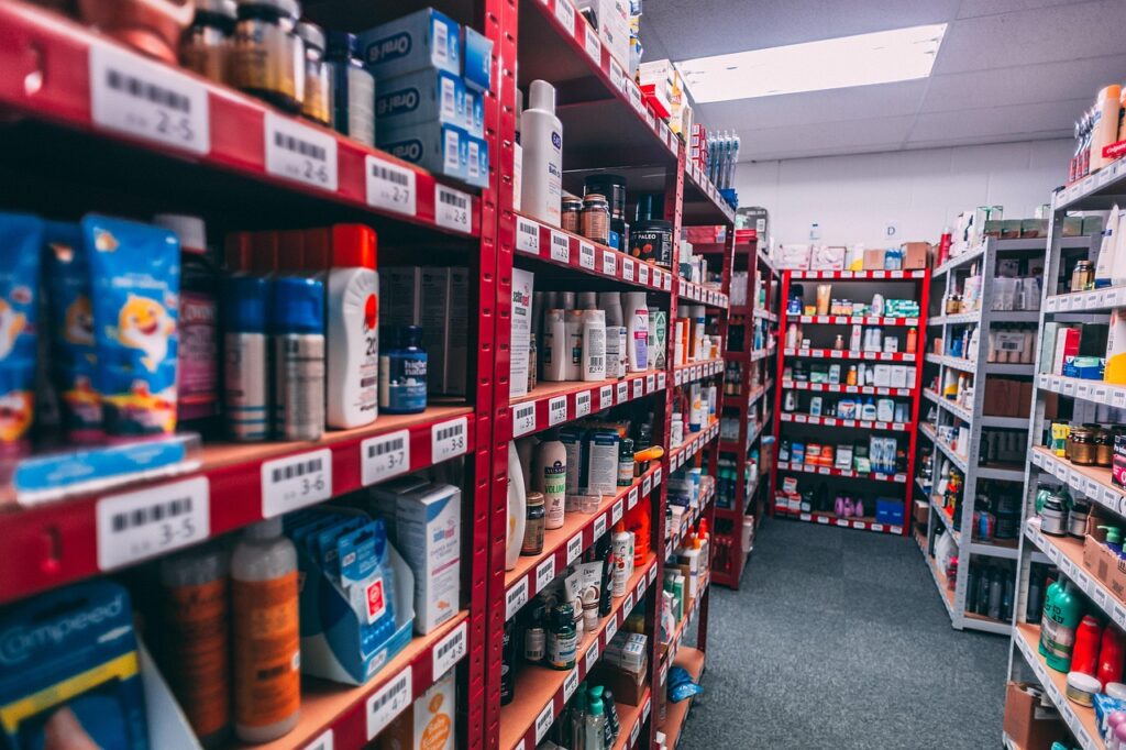 Inventory Management Techniques for Hybrid Retail Models