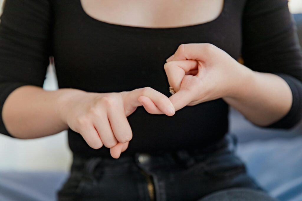 Body Language Basics: Understanding Nonverbal Cues