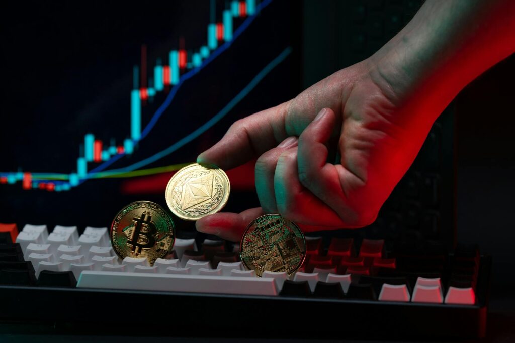 Leveraging Big Data to Identify Business Risks Leveraging Big Data to Identify Business Risks