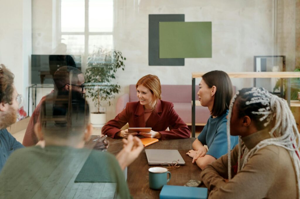 Networking and Collaboration: Enhancing Problem-Solving in CRM Through Temporary Roles Networking and Collaboration: Enhancing Problem-Solving in CRM Through Temporary Roles