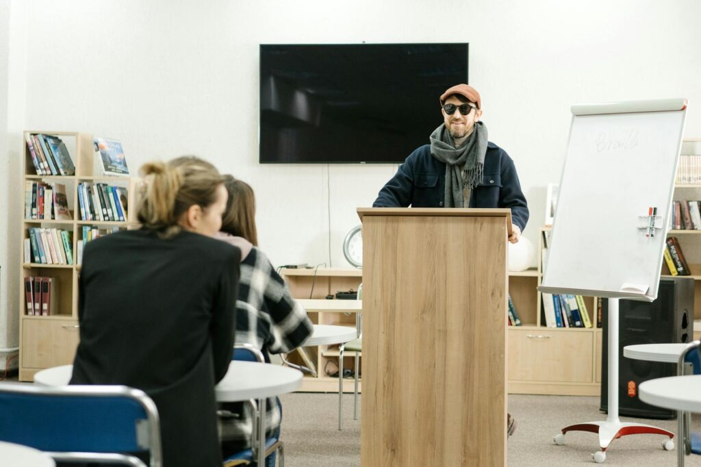 Tailoring Language to Audience Tailoring Language to Audience