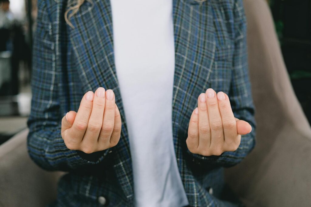 Leveraging Nonverbal Communication in Negotiations