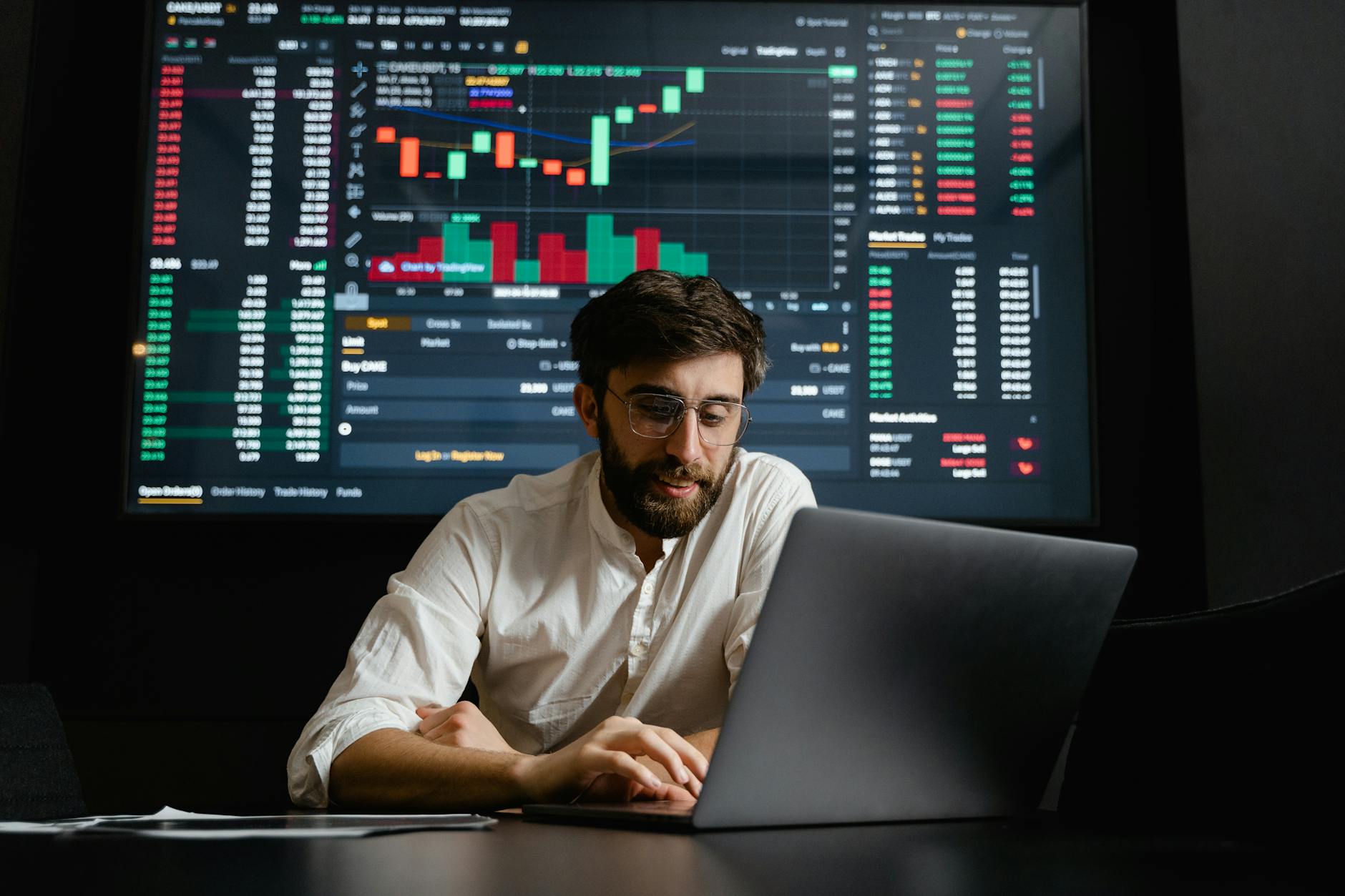 Mastering B2B Marketing: Engaging Diverse Stakeholders in a Complex Strategy
