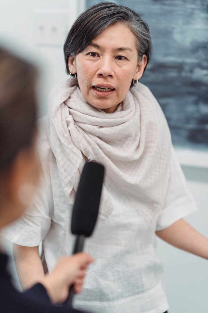 The Role of Body Language in Answering Unexpected Questions The Role of Body Language in Answering Unexpected Questions