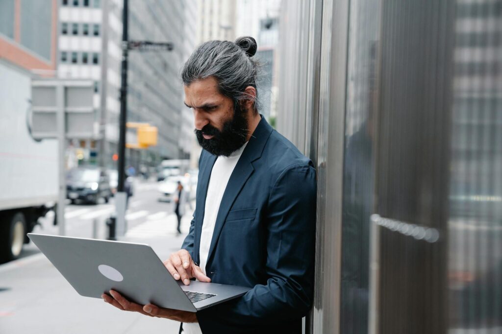 Bridging Communication Gaps in Remote Software Teams Bridging Communication Gaps in Remote Software Teams