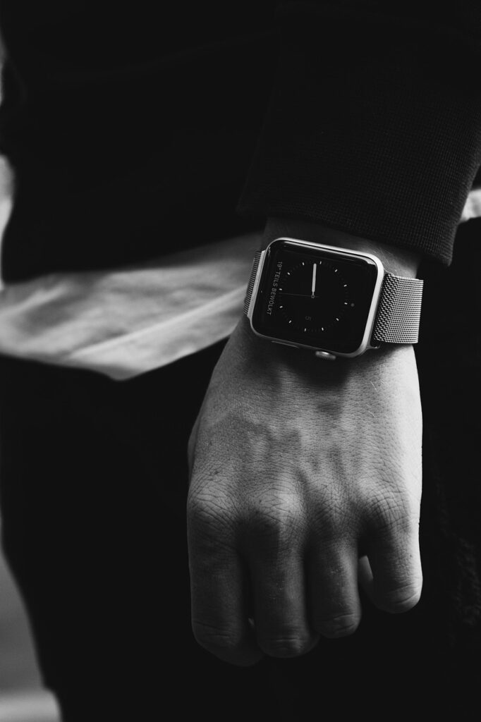 The evolution of Smartwatches: A Comprehensive Comparison of Apple Watch and Google Wear OS – Google Wear OS