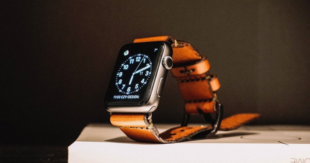 User Experience: Apple Watch vs Google Wear OS