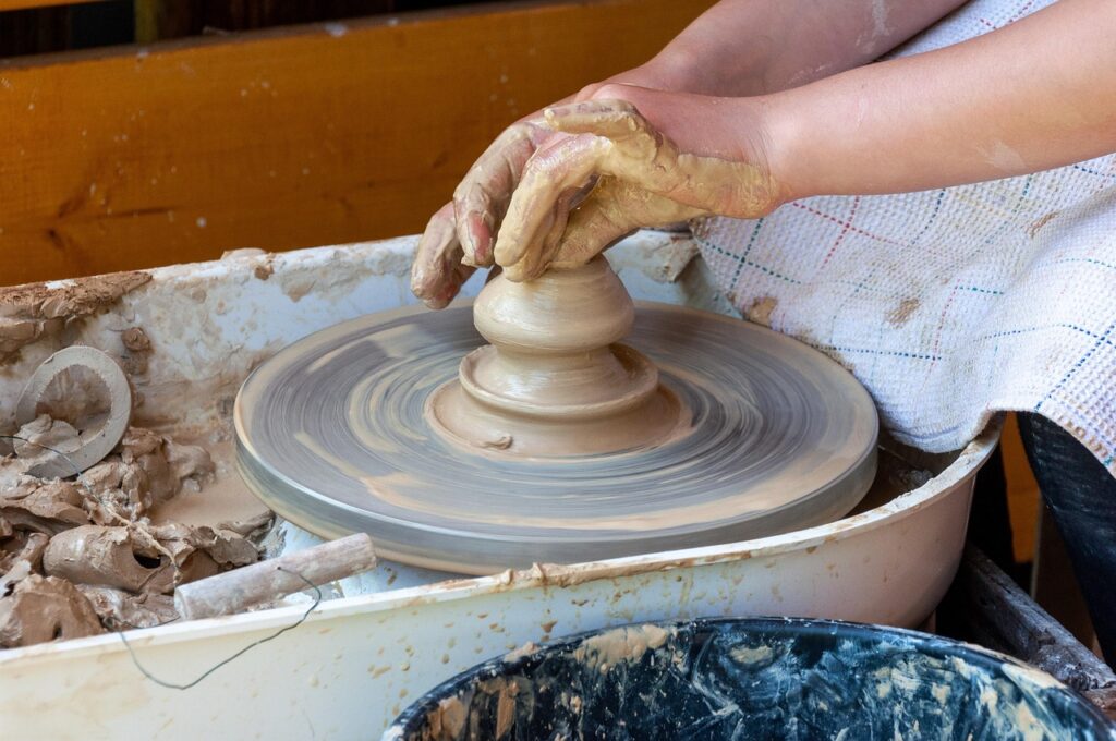 Trends Shaping the HR Landscape in the Art Industry