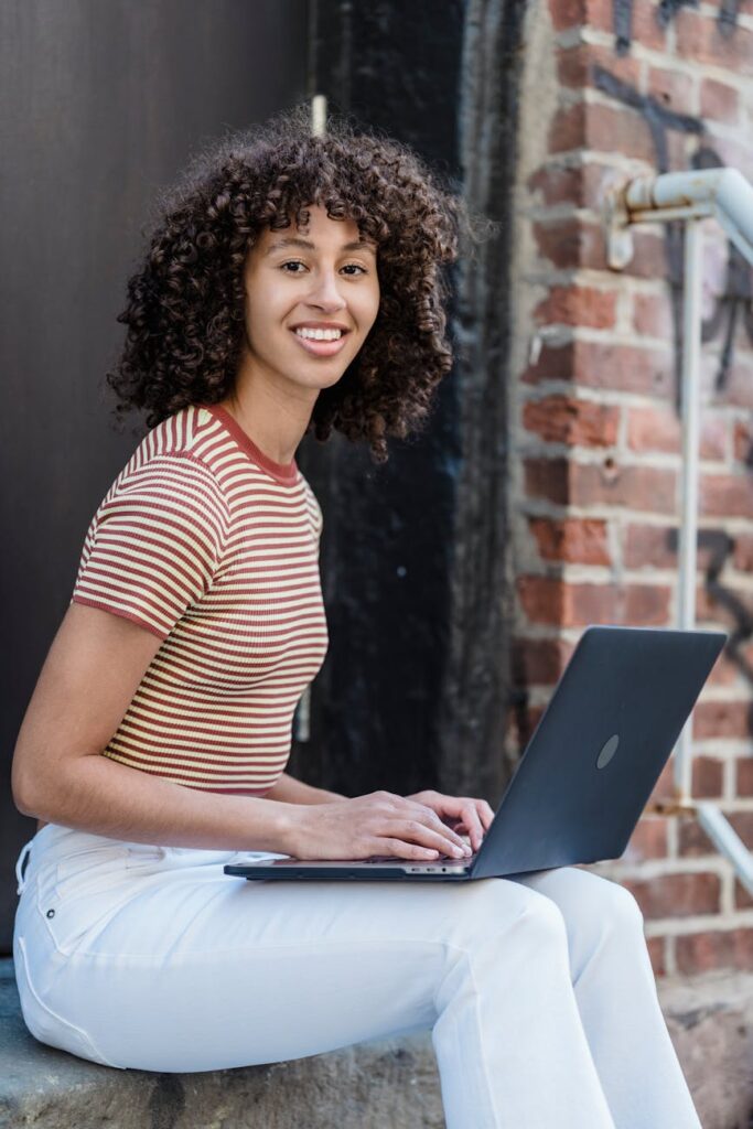 Building an Effective Employer Brand Online Building an Effective Employer Brand Online